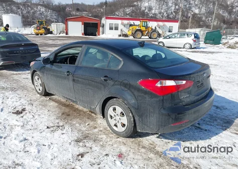 2016 Kia Forte Lx z USA, uszkodzony, nr VIN KNAFK4A66G5445058